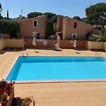 Mitoyenne Calme Avec Piscine Et Parking, Proche Pour 6 Personnes - Fr-1-607-28 *