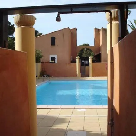 Calmes Avec Piscine Et Parking Proche - Fr-1-607-28