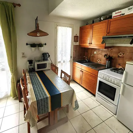 Calmes Avec Piscine Et Parking Proche - Fr-1-607-28 Villa *