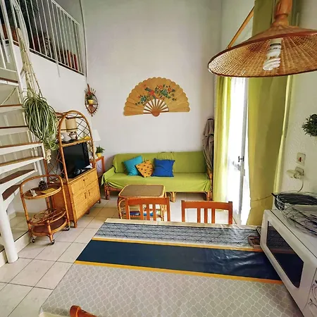 Βίλα Mitoyenne Calme Avec Piscine Et Parking, Proche Pour 6 Personnes - Fr-1-607-28 *