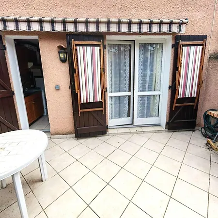 Mitoyenne Calme Avec Piscine Et Parking, Proche Pour 6 Personnes - Fr-1-607-28