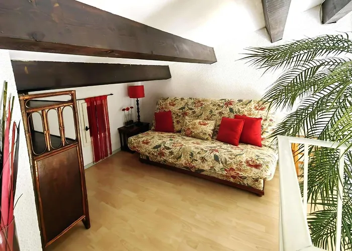 Mitoyenne Calme Avec Piscine Et Parking, Proche Pour 6 Personnes - Fr-1-607-28 Villa