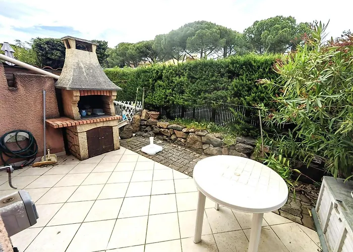 Mitoyenne Calme Avec Piscine Et Parking, Proche Pour 6 Personnes - Fr-1-607-28 Villa *